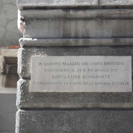 Отель Palazzo Brigido Триест Экстерьер фото